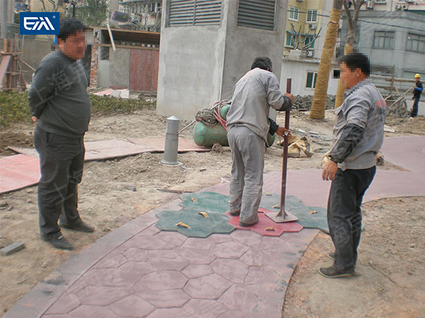 水泥地面压花怎么施工