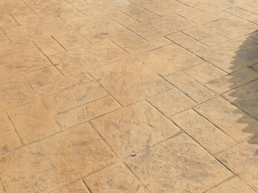 室外彩色水泥地面做法，水泥压膜也好看